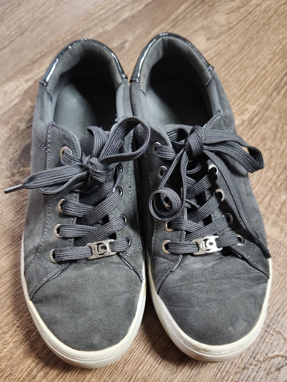 Women's 7.5 Gray Suede Lace-Up LIZ Claiborne Sneakers - Casual Comfort